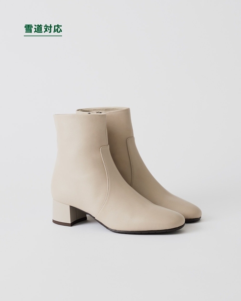 F74R CJ ━ Ivory　¥33,000 inc.tax