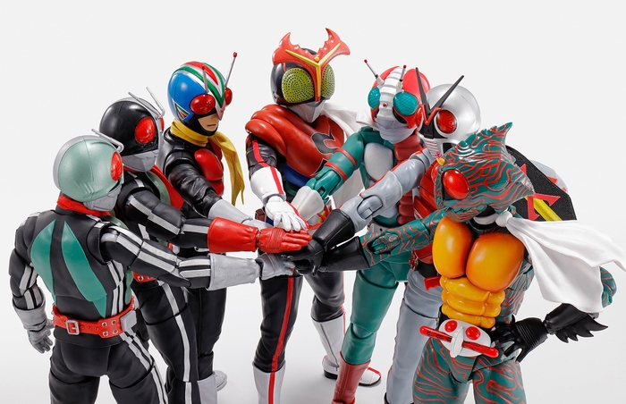 栄光の7人ライダー イメージ2 ※画像内の「S.H.Figuarts(真骨彫製法) 仮面ライダーストロンガー」以外の商品は別売りです。