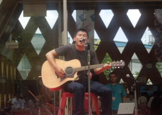 昨年の優勝者 総合社会学部 武田祐樹さん