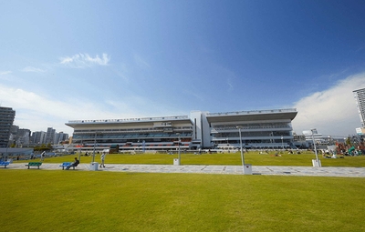川崎競馬場 芝生広場
