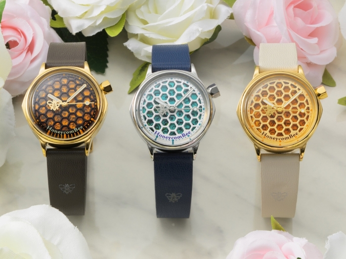 カラーはブラウン、ブルー、クリームの３色展開