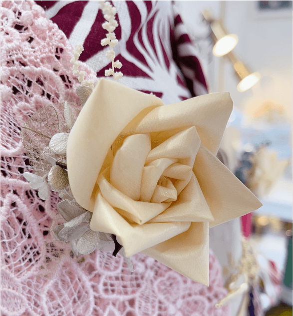 薔薇のプローチ