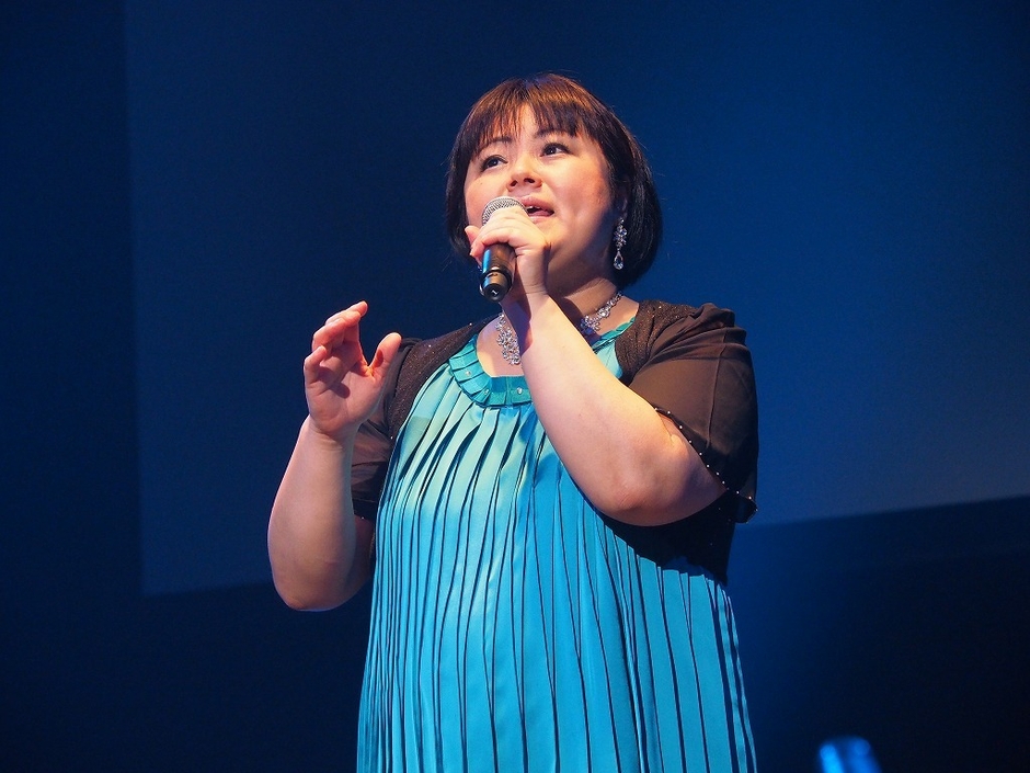 シータ波の歌声を持つシンガー 徳川静華