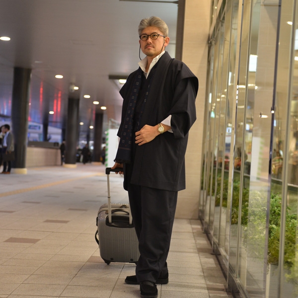 洋装のごとくYシャツの上から簡単に着れる男の創作着物は年末年始、旅の装いに人気!