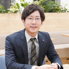 クラウド技術本部 坂本雄一