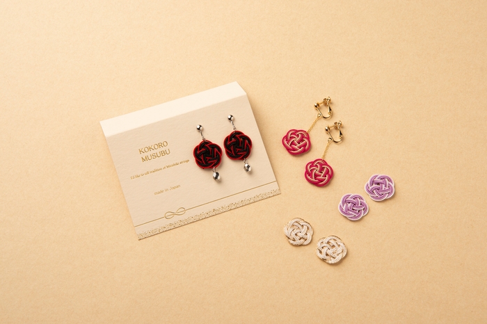 梅結びのイヤリング