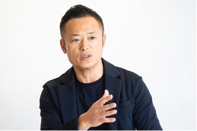 江守哲氏