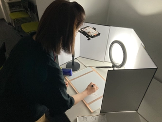 アクアフィールド、お絵かきムービー制作に関する撮影装置 『手元作業撮影装置』の特許取得
