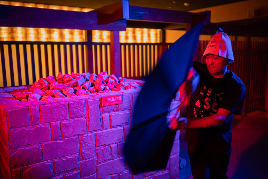 喜助の湯のショーアウフグースは音楽と照明でもサウナーを魅了