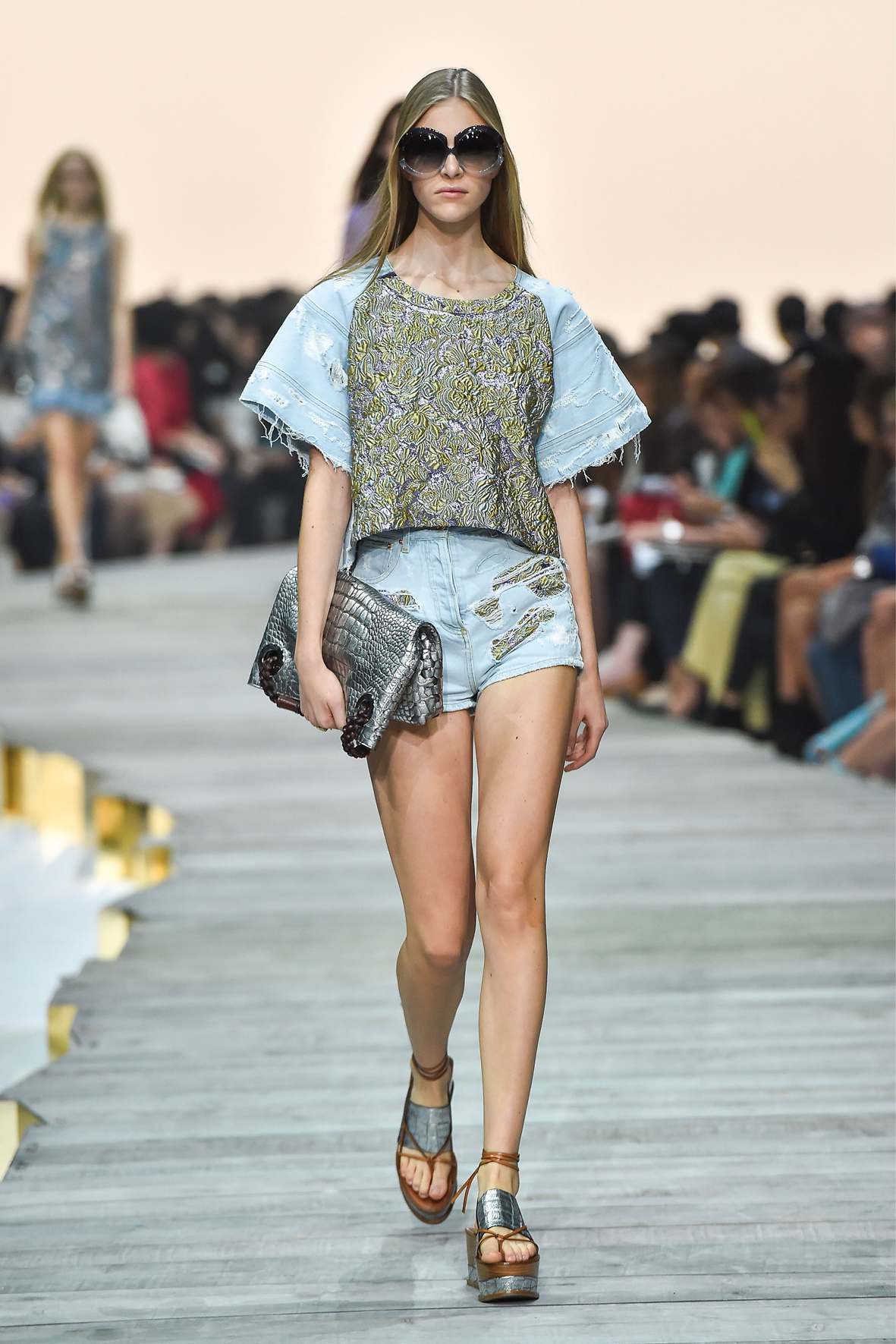 Roberto Cavalli(ロベルト カヴァリ）が2015春夏コレクションをミラノ