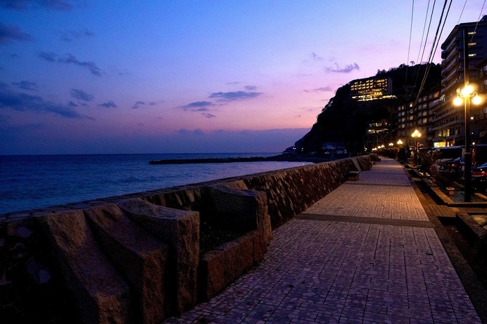 熱川温泉 海岸の夕焼け