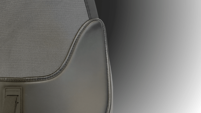 ほど良い光沢感のあるブラックカラー