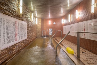 ラドン温泉浴槽