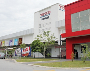 Tesco Rawang店外観(2)