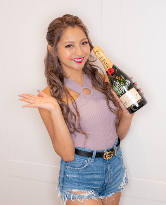 KP!乾杯!ゆきぽよさんからの、世界に一つだけ、あなただけへのメッセージ動画を見ながら、シャンパンを開けて最高の瞬間をお楽しみください!