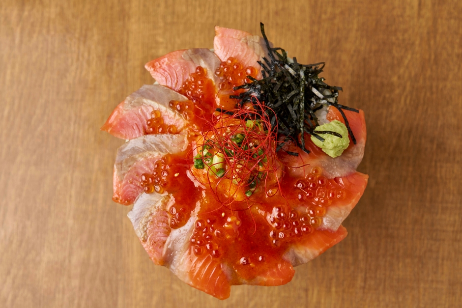 サクラマス旨辛丼