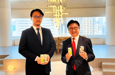 (左 ULTORA 山崎代表取締役　右 エルビー 畑中代表取締役社長)