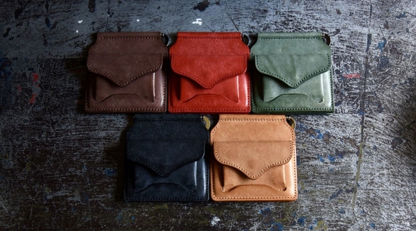 ブラウン・レッド・グリーン・ブラック・ナチュラルの５色