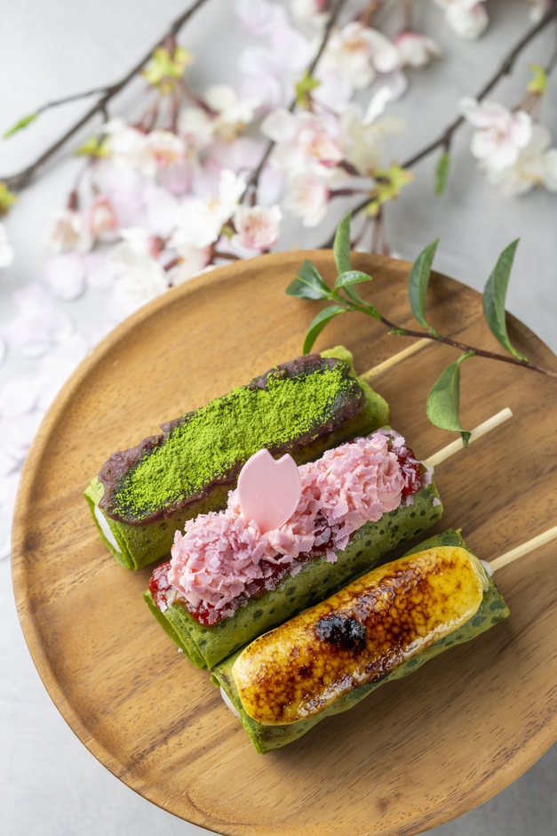 上から、あんこ・桜いちご・ブリュレ