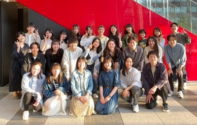 山脇ゼミナールの学生(撮影場所:明治大学中野キャンパス)