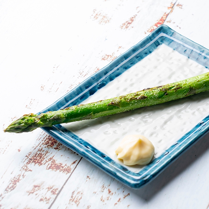 極太!北海道産アスパラ焼き 柔らかくてみずみずしい極太サイズのアスパラガスをそのまま贅沢にかぶりついて!