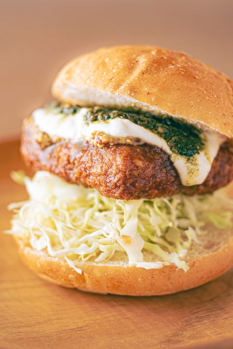 テンペストカツバジルバーガー　1,350円