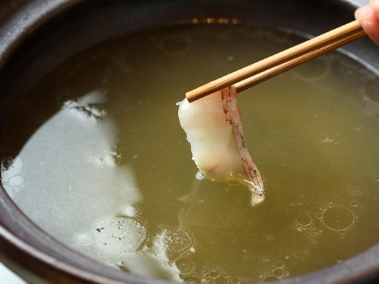 のどぐろの粗で出汁をつくる「のどぐろしゃぶしゃぶ」