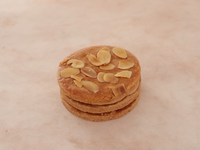 バターチーズサンド「ローストナッツ」