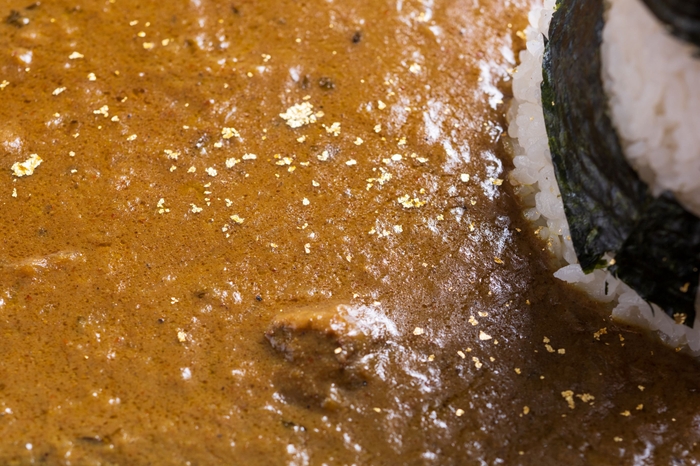 輝く金粉で金運アップ間違いなし!