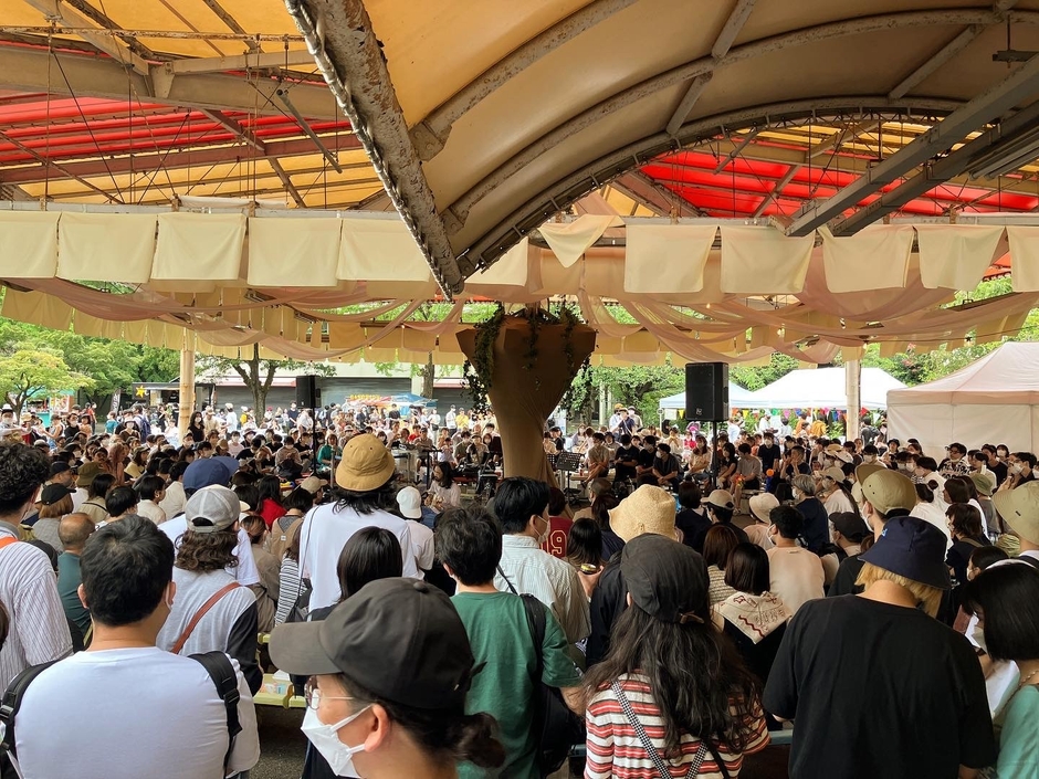 音楽ステージ(ORANGE STAGE)