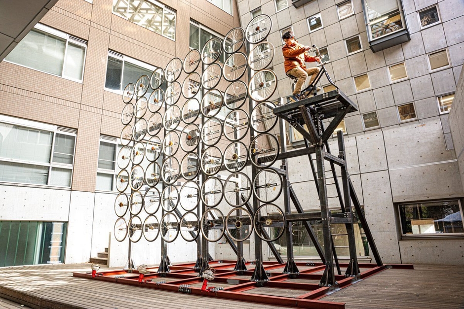 東弘一郎《無限車輪》