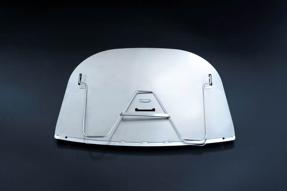 収納時の厚さは約1.5cm