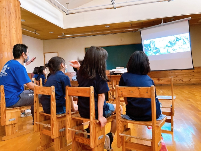 松本市五条での上映会の様子