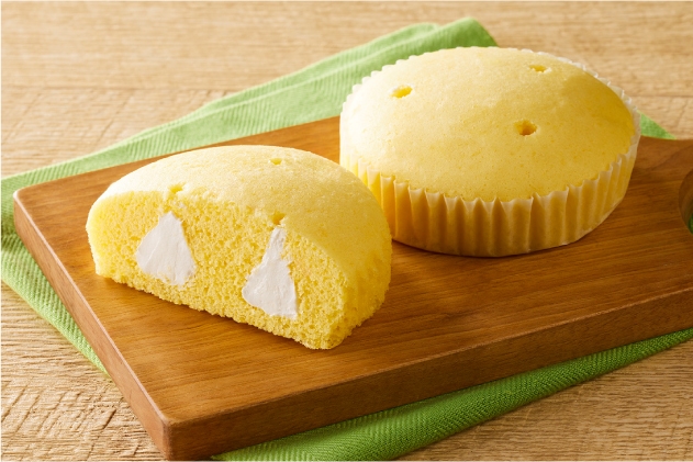 十勝産牛乳入りホイップ レモン蒸しケーキ