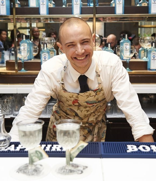 トップ4 ベスト インターナショル カクテル バー レミー・サヴァージュ氏 (Little Red Door)