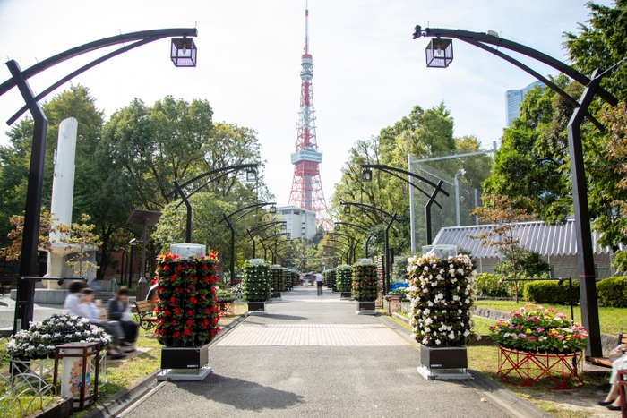 プロムナードの立体花壇