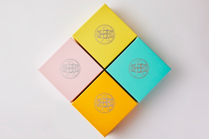 ケーキBOXカラーは4種類
