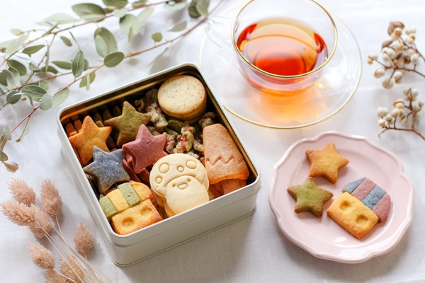 オリジナル物語の冒険ファンタジー「月暈の物語」の世界が 食べられるクッキーに！ 白砂糖は不使用！メイプルシュガーを使った可愛いクッキー缶が ネットショップにて9月1日から期間限定で販売！