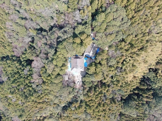 三重・有形文化財 近長谷寺、屋根の清掃ボランティアを実施 　歴史的建造物の保全・活用を通じ、瓦文化を継承