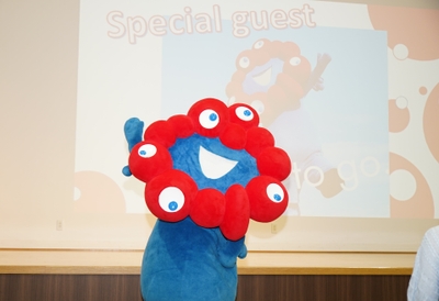 ミャクミャク登場!