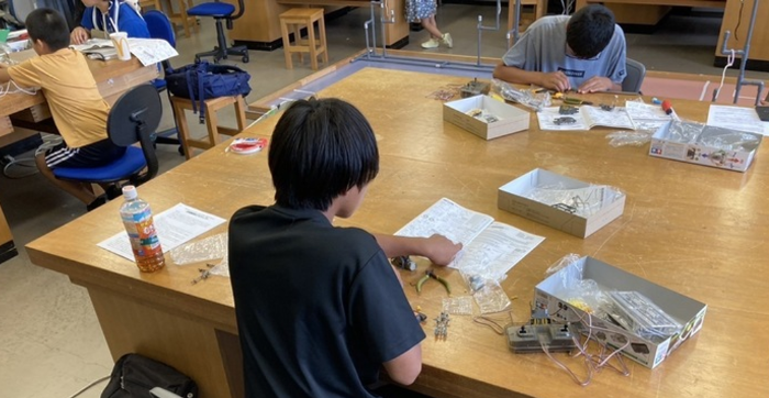 近大高専で全日本小中学生ロボット選手権2026 三重地区予選会を開催 本校学生がロボット製作や競技ルールを指導する講習会も実施