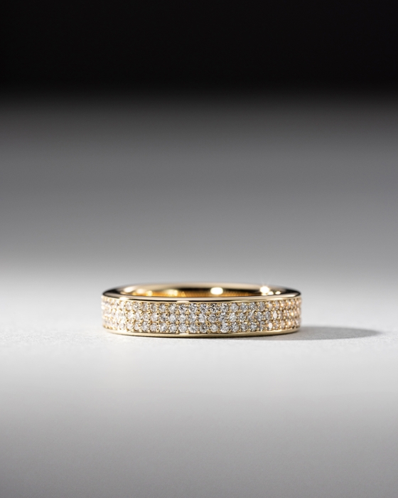 繊細な輝きが美しい「ジゼル」リング