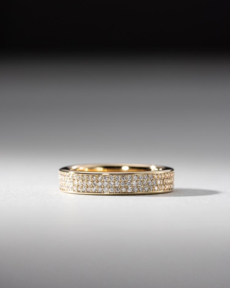 繊細な輝きが美しい「ジゼル」リング