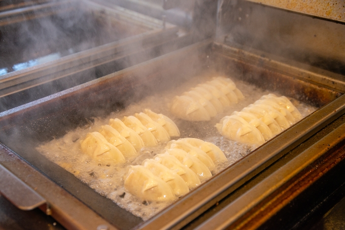 こだわりの国産100％餃子