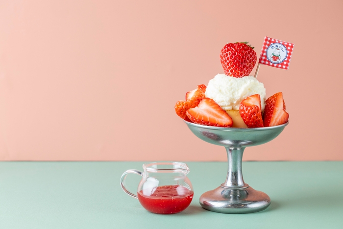 いちごいっぱい皿プリン 680円