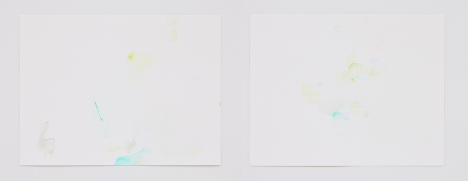 内藤礼『color beginning』2021年　紙にアクリル絵具 (C)Courtesy of Taka Ishii Gallery