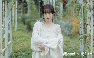 武藤彩未、 誕生日を彩るビルボードライブ開催を記念して、 アクリルライブフォトプレートを発売します！ 