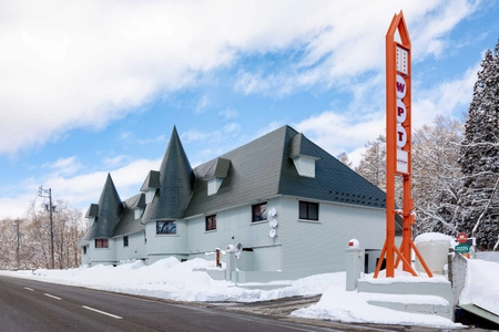 不動産クラウドファンディング「BATSUNAGU」 妙高・野尻湖エリアの築40年以上の ホテル再生プロジェクトが2026年3月1日にプレオープン