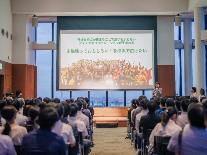 ２０２４年７月３０日（火）　フラッグアップ”イベントの様子