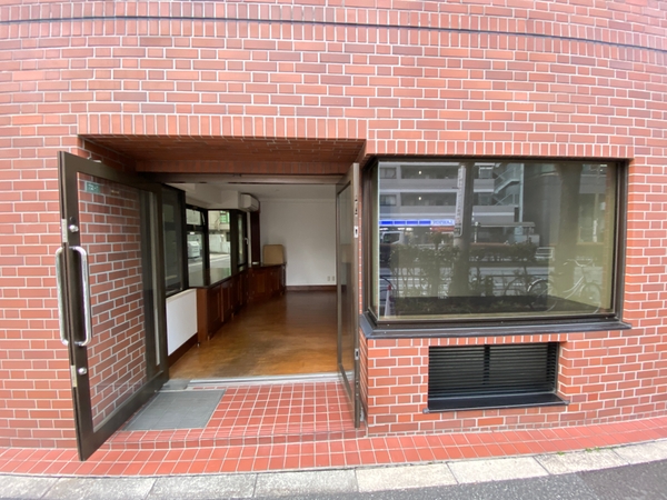 契約直後の店舗正面写真　